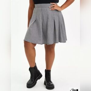 2 For‎ $20 Torrid  Houndstooth Skater Twill Skirt. Preppy, Dark Academia